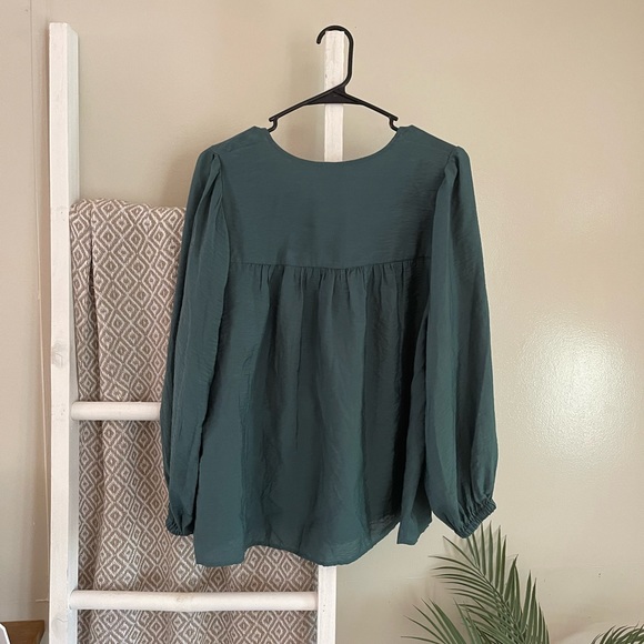 •Teal Top• - Picture 4 of 4